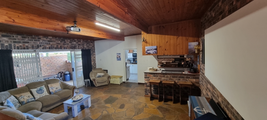 6 Bedroom Property for Sale in Saxilby Eastern Cape